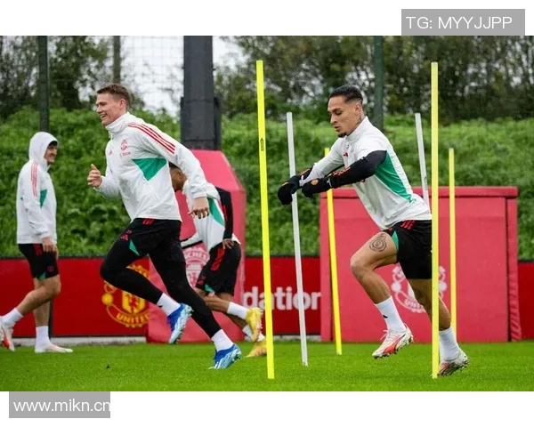 曼联恢复合练，全队备战欧冠关键战役