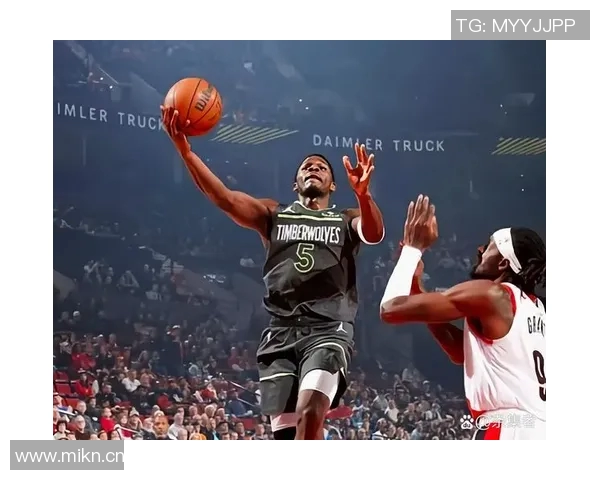 开拓者险胜尼克斯，兰德尔砍下三双——激情碰撞中的王者对决